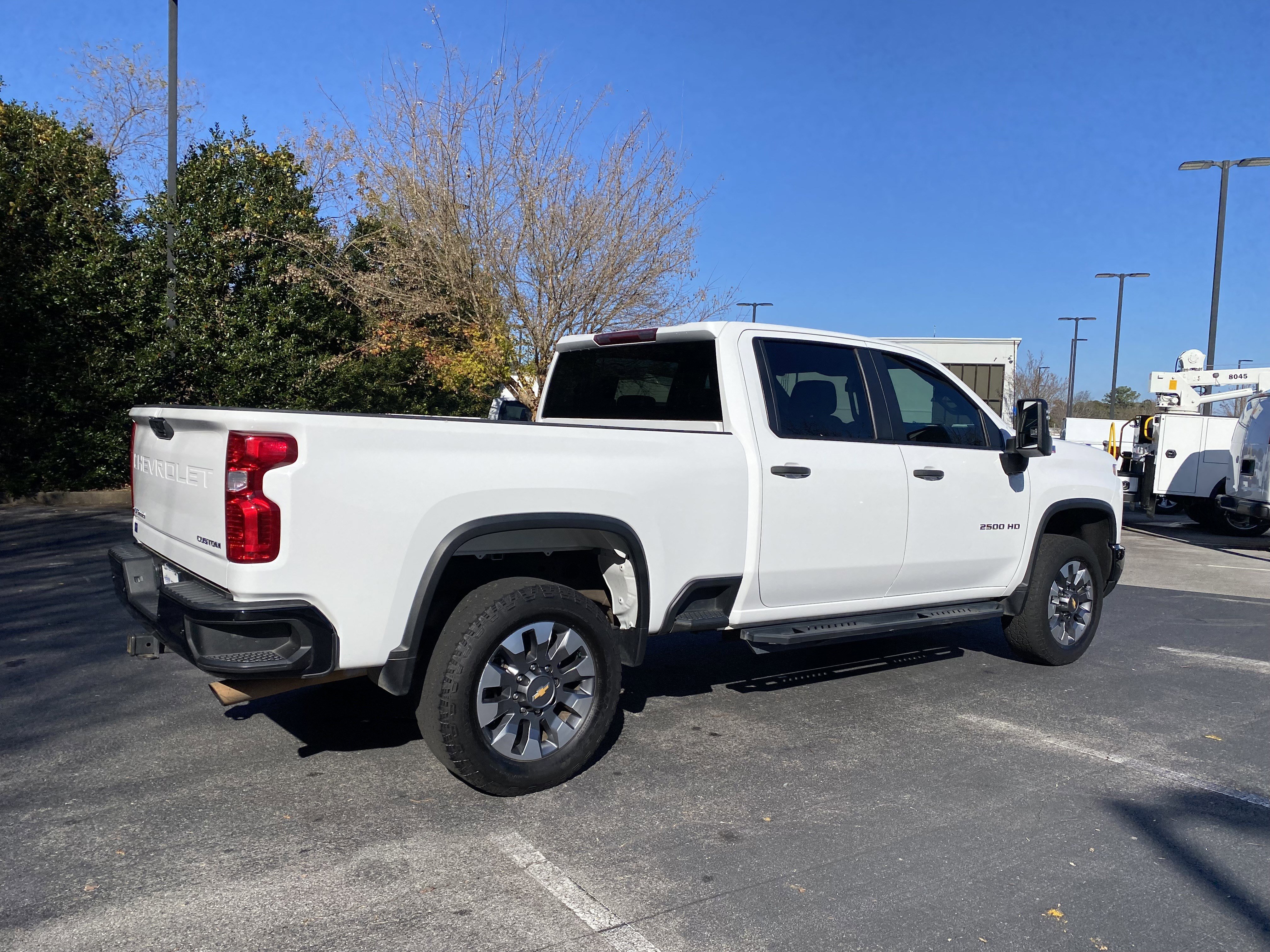 Used 2024 Chevrolet Silverado 2500 Custom w/ Custom Value Package image 9