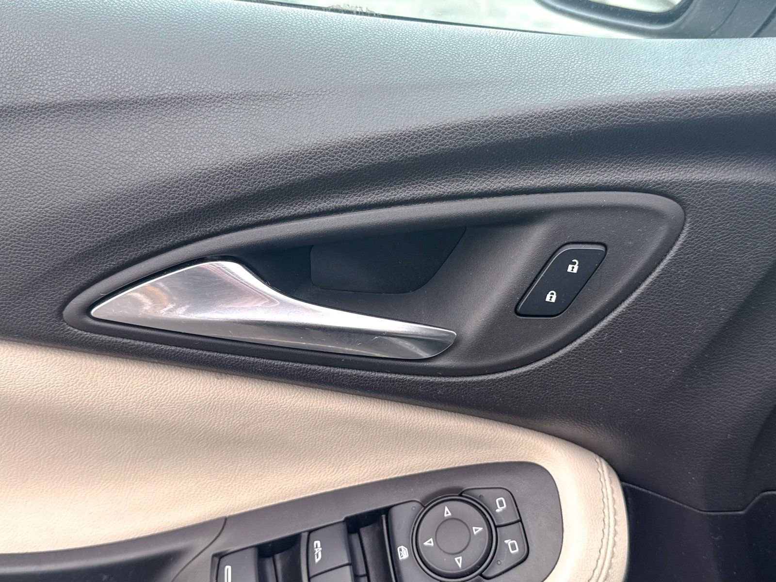 Used 2023 Buick Encore GX Preferred w/ Cold Weather Comfort Package image 16