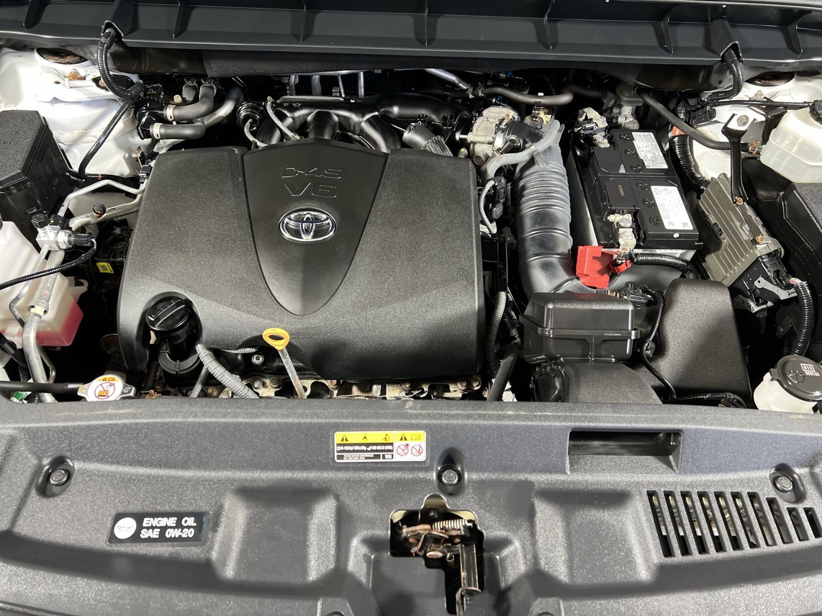 Used 2020 Toyota Highlander XLE image 28