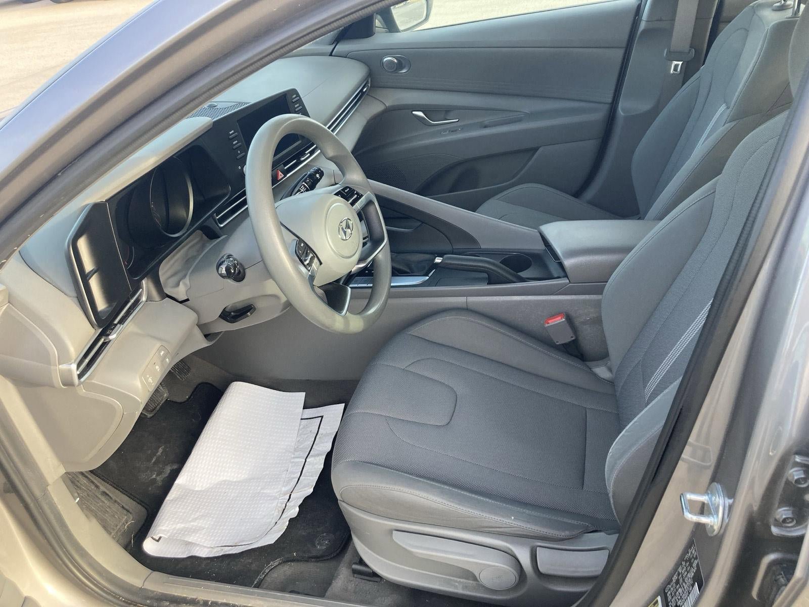 Used 2023 Hyundai Elantra SE FWD image 12