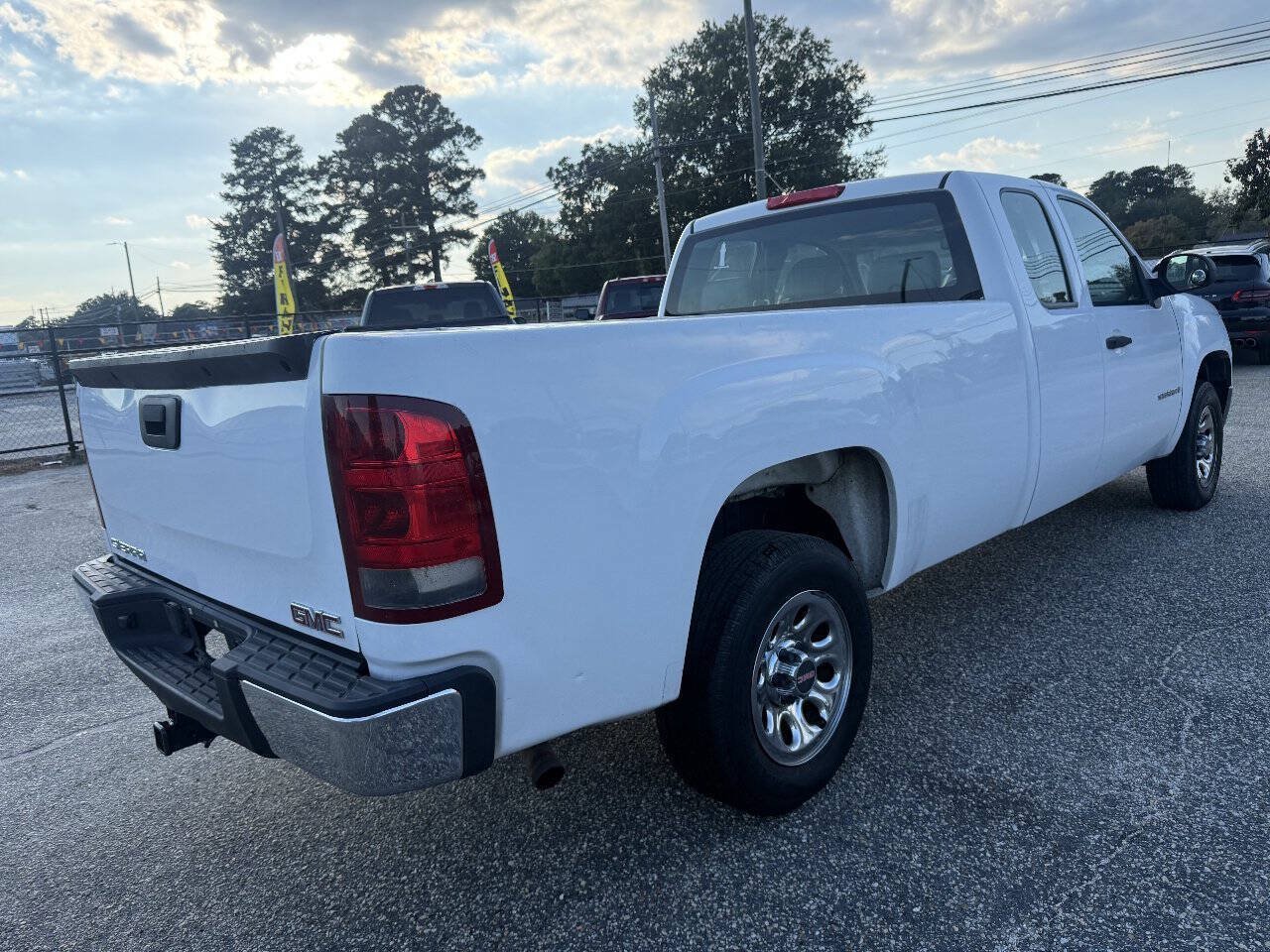 Used 2007 GMC Sierra 1500 W/T RWD image 18