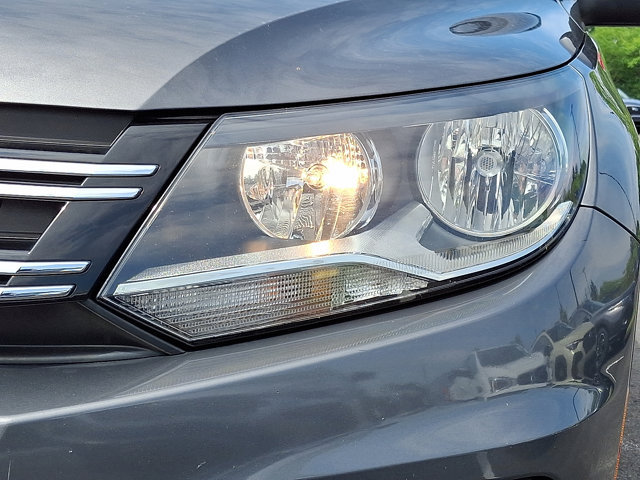 Used 2014 Volkswagen Tiguan S AWD/4WD image 10