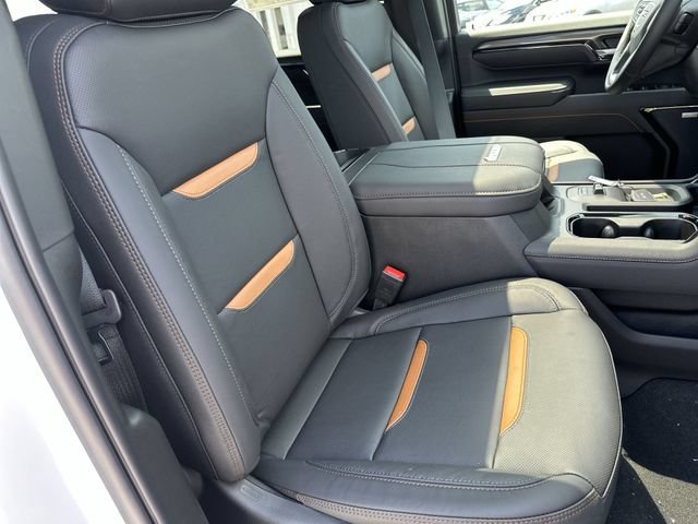 New 2026 GMC Sierra 3500 AT4 w/ Technology Package AWD/4WD image 28