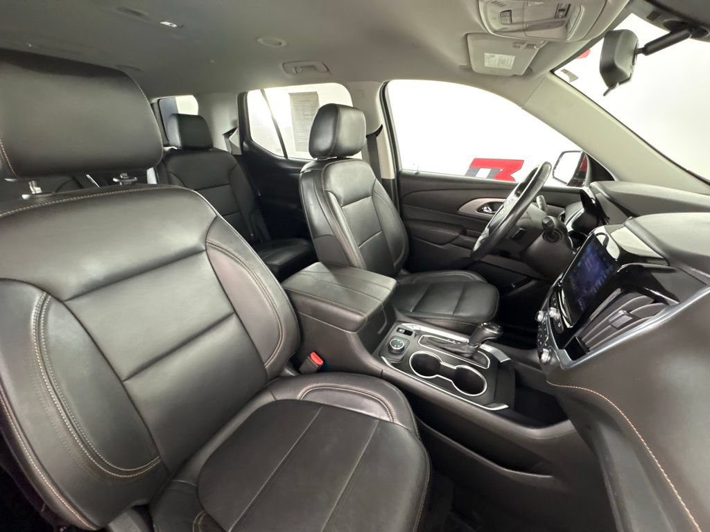 Used 2020 Chevrolet Traverse LT w/ LPO, Floor Liner Package AWD/4WD image 33