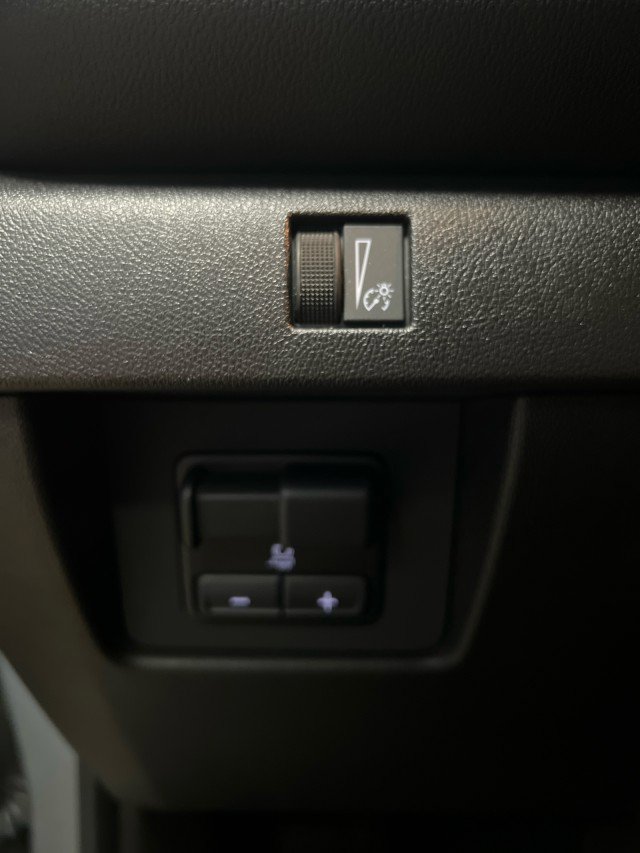 Used 2023 Chevrolet Colorado LT image 27