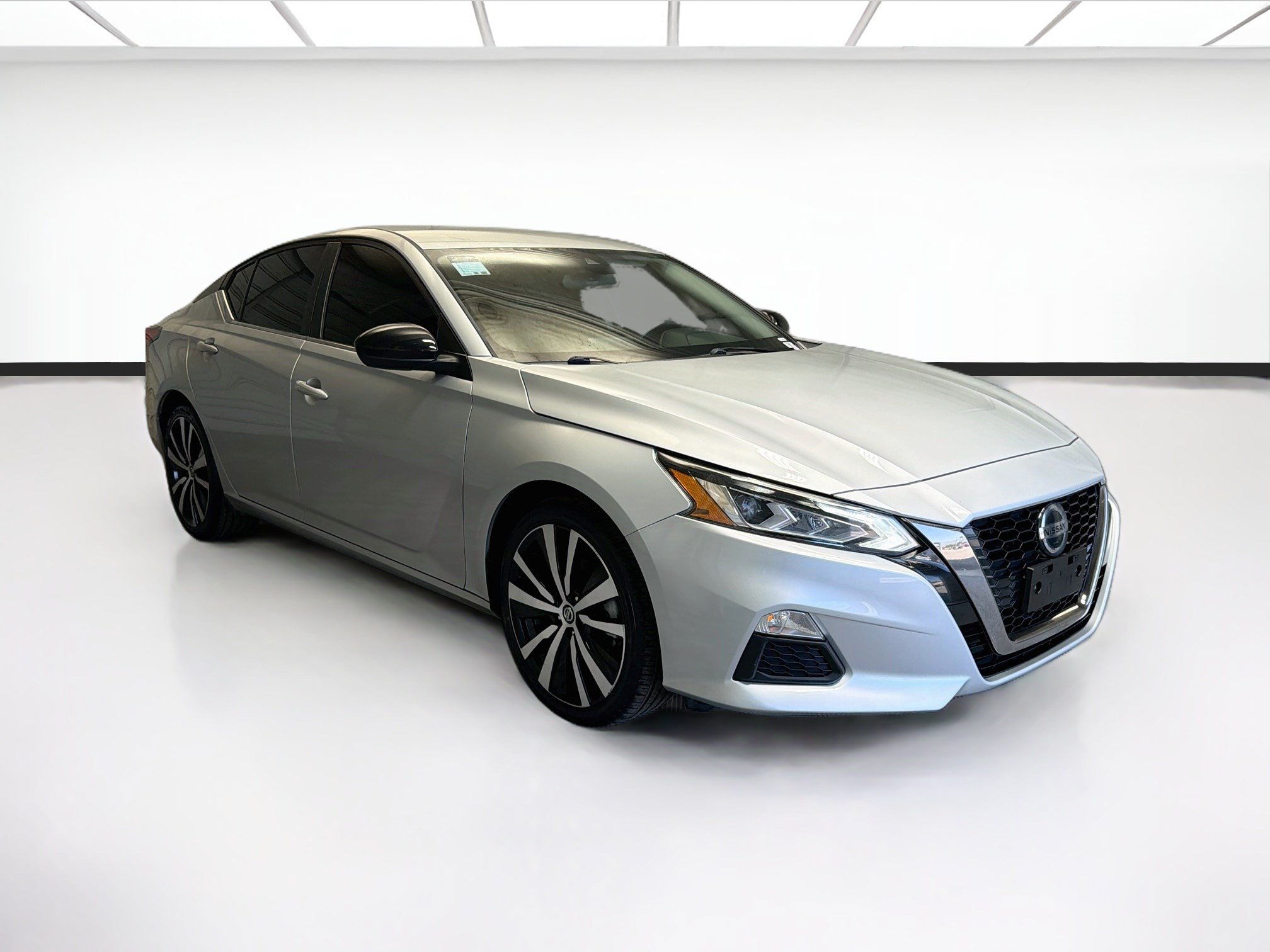 Used 2021 Nissan Altima 2.5 SR FWD image 3
