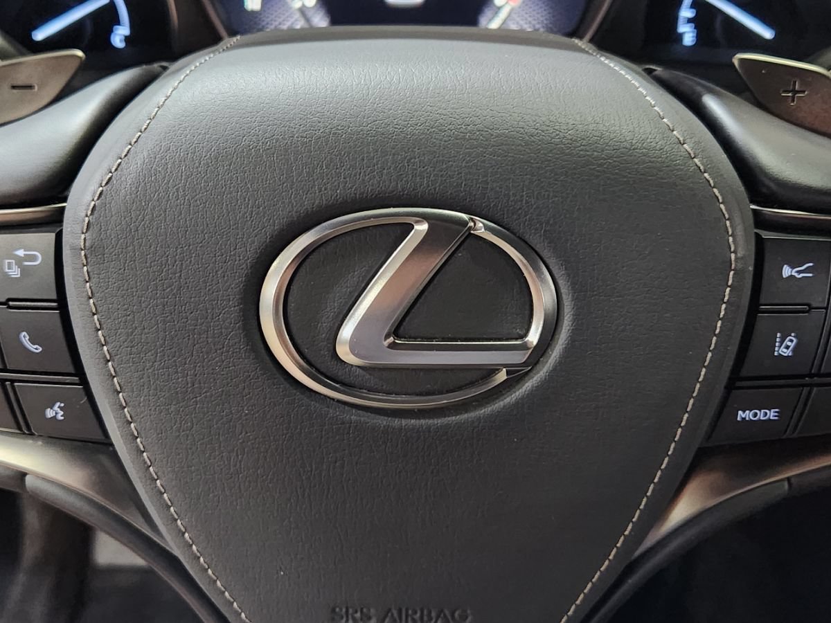 Used 2021 Lexus LS 500 RWD image 49