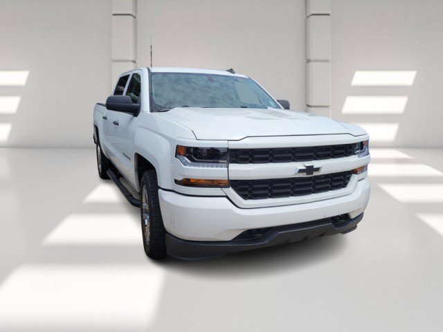 Used 2018 Chevrolet Silverado 1500 Custom w/ Custom Value Package image 3