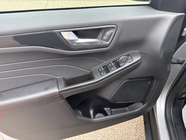 Used 2023 Ford Escape ST-Line w/ Tech Pack #1 AWD/4WD image 16
