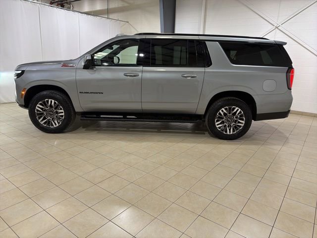 Used 2025 Chevrolet Suburban Z71 AWD/4WD image 2
