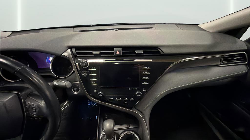 Used 2019 Toyota Camry XSE FWD image 18