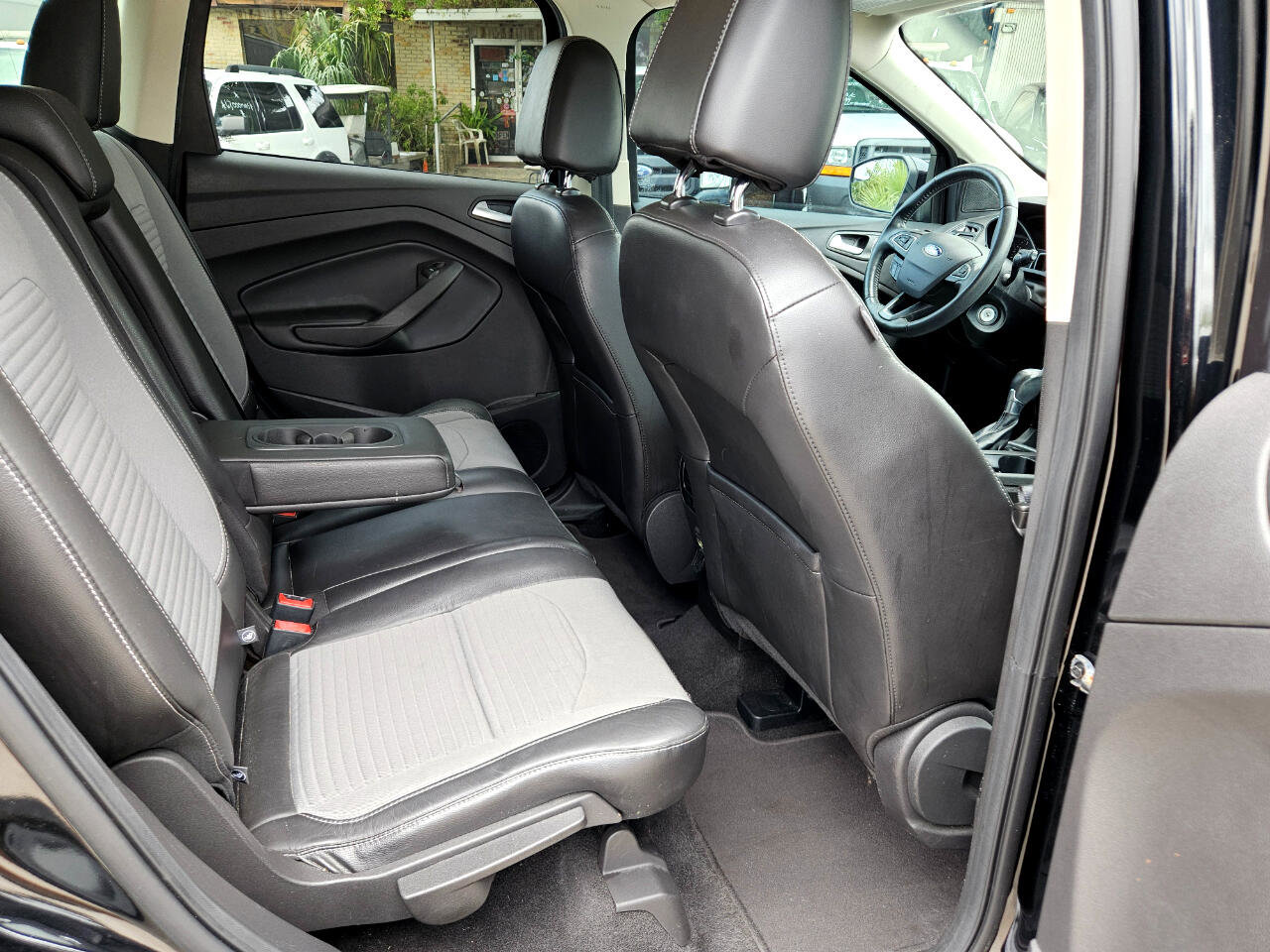 Used 2017 Ford Escape SE w/ SE Sport Appearance Package image 22