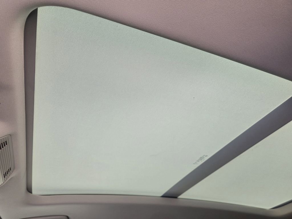 New 2026 Volkswagen Tiguan SE image 18