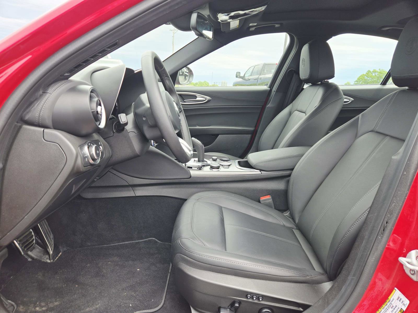 Used 2024 Alfa Romeo Giulia Ti AWD/4WD image 13