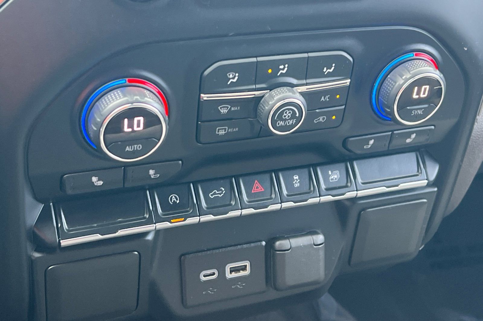 Used 2021 Chevrolet Silverado 1500 LT AWD/4WD image 20