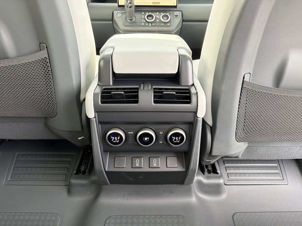 New 2026 Land Rover Defender 110 X-Dynamic SE AWD/4WD image 18