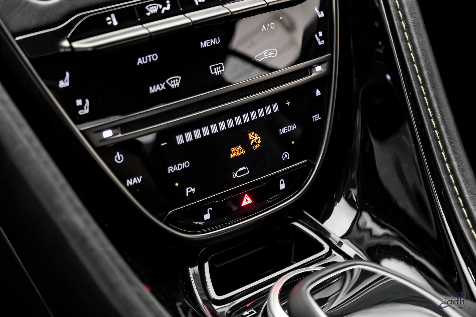Used 2019 Aston Martin DBS Superleggera RWD image 71