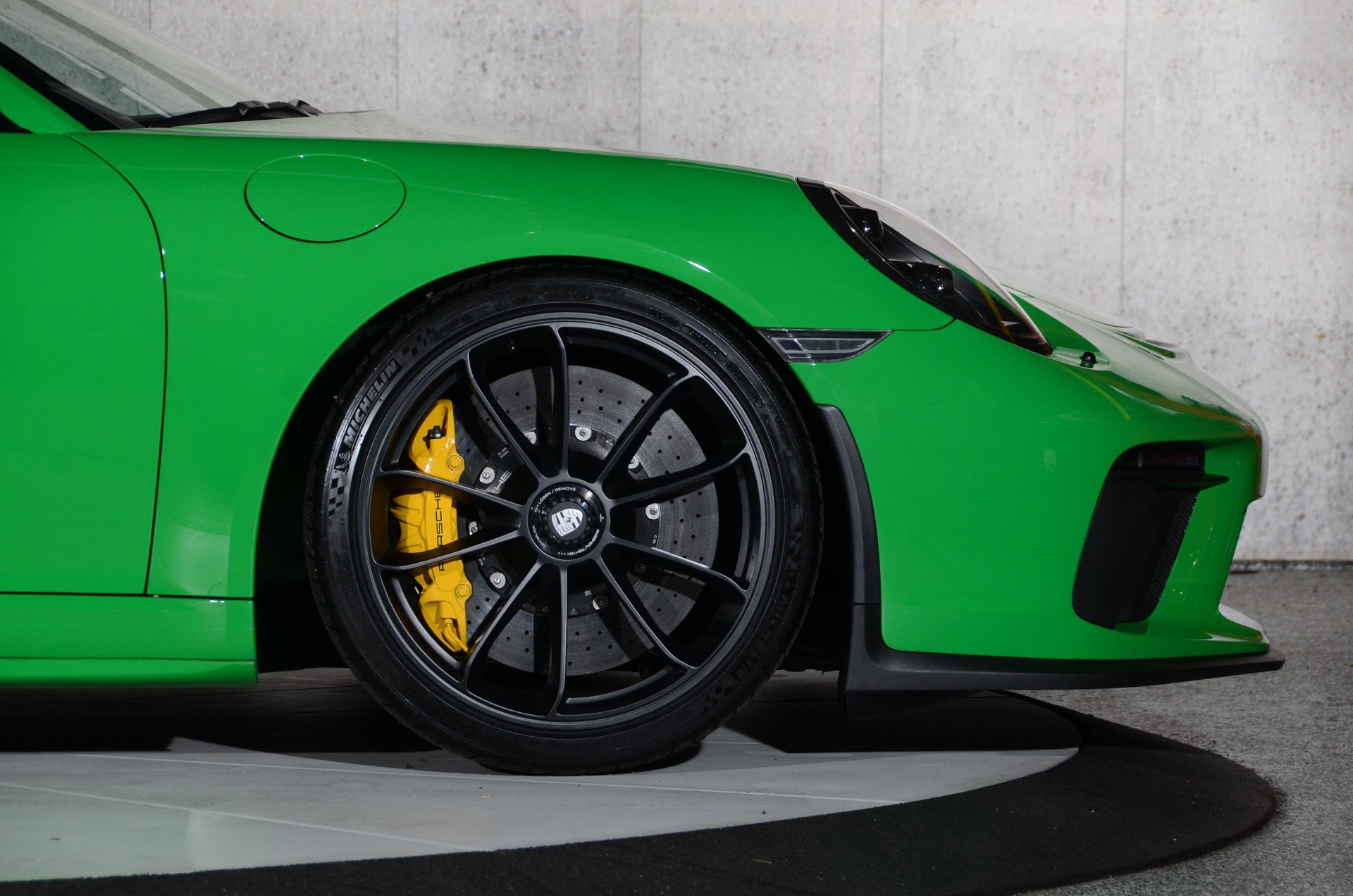 Used 2018 Porsche 911 GT3 RWD image 12