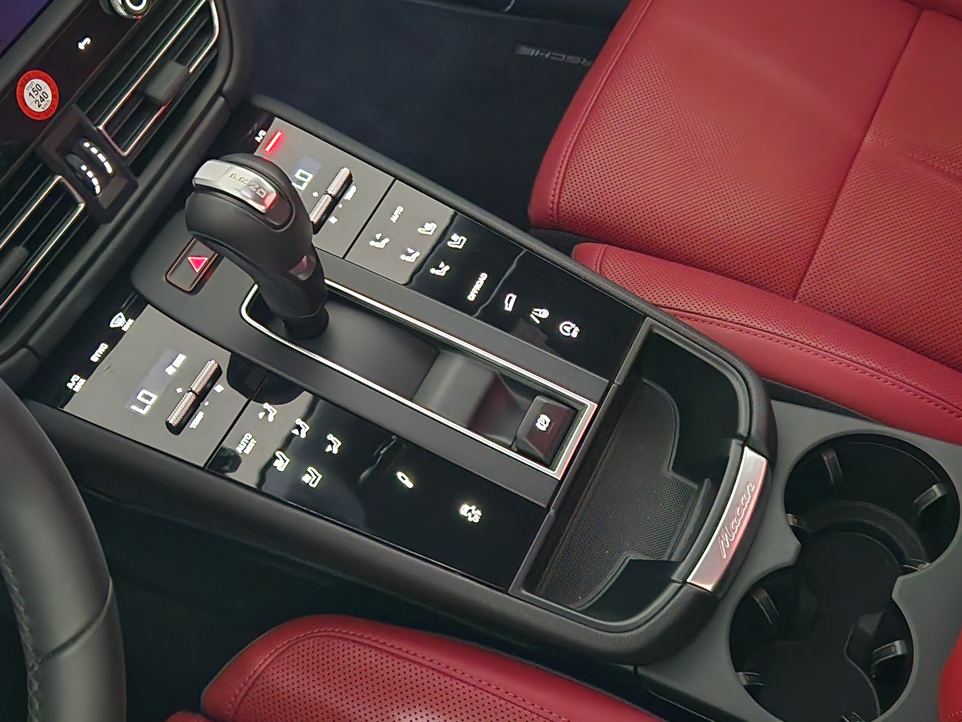 Certified 2026 Porsche Macan Turbo AWD/4WD image 22