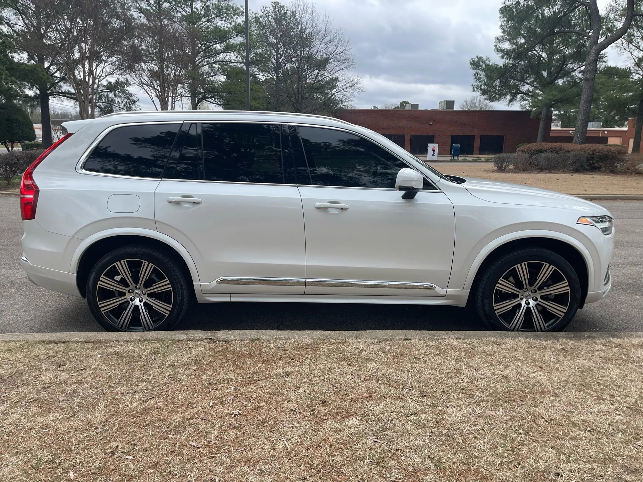 Used 2022 Volvo XC90 T8 Inscription Expression w/ Advanced Package image 6