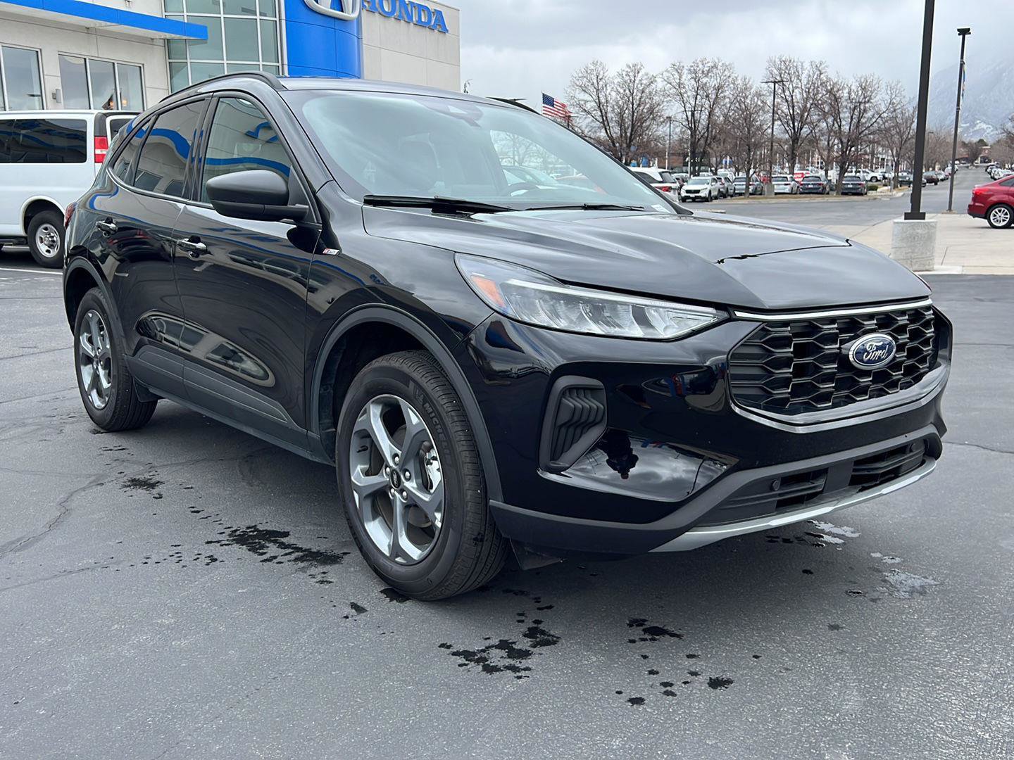 Used 2025 Ford Escape ST-Line image 3