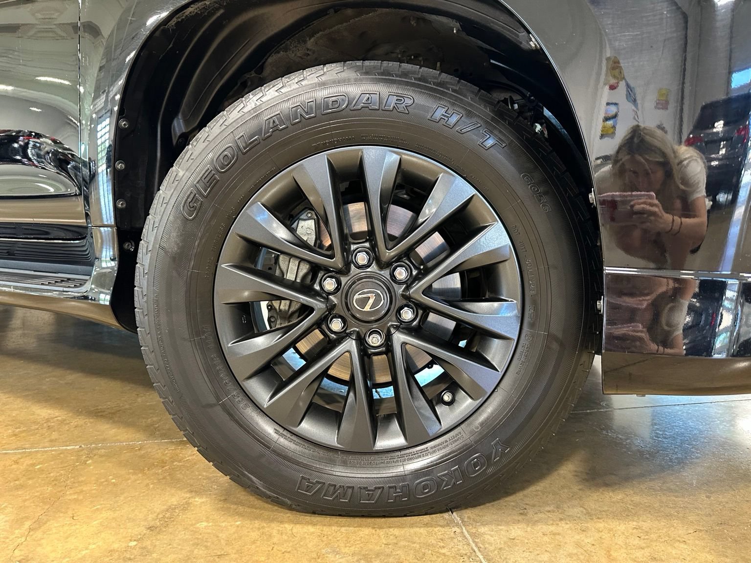 Used 2021 Lexus GX 460 Premium w/ Premium Package AWD/4WD image 9