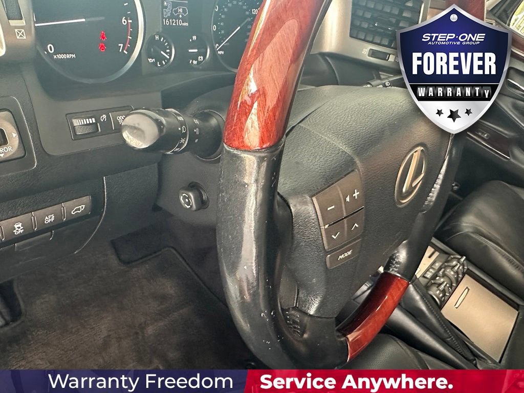 Used 2013 Lexus LX 570 4WD w/ Luxury Pkg w/Pre-crash image 19