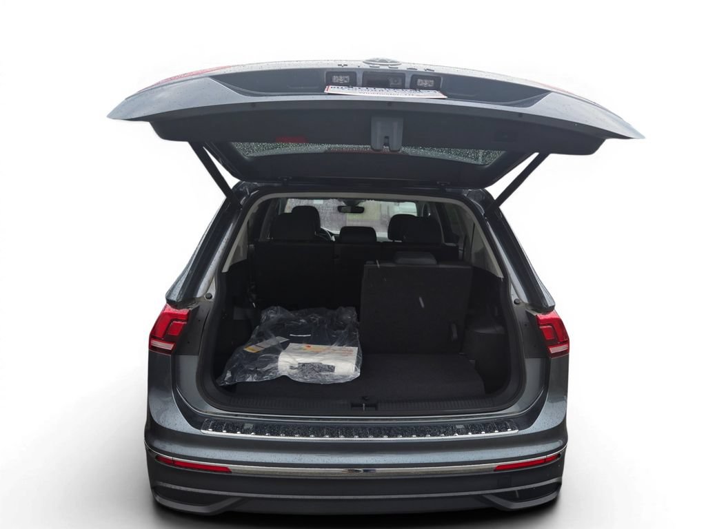 Used 2024 Volkswagen Tiguan Wolfsburg Edition FWD image 5