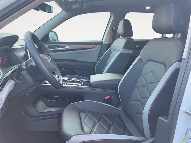 New 2025 Volkswagen Atlas Peak Edition SE image 9