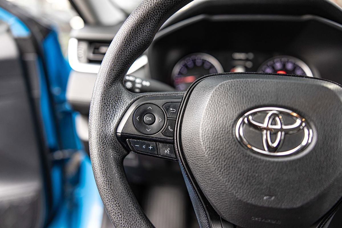 Used 2019 Toyota RAV4 LE w/ All Weather Liner Package AWD/4WD image 23