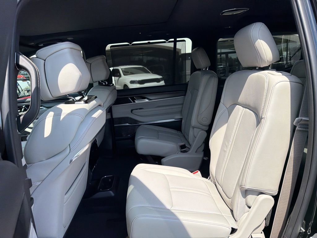New 2026 Jeep Grand Wagoneer Summit image 26
