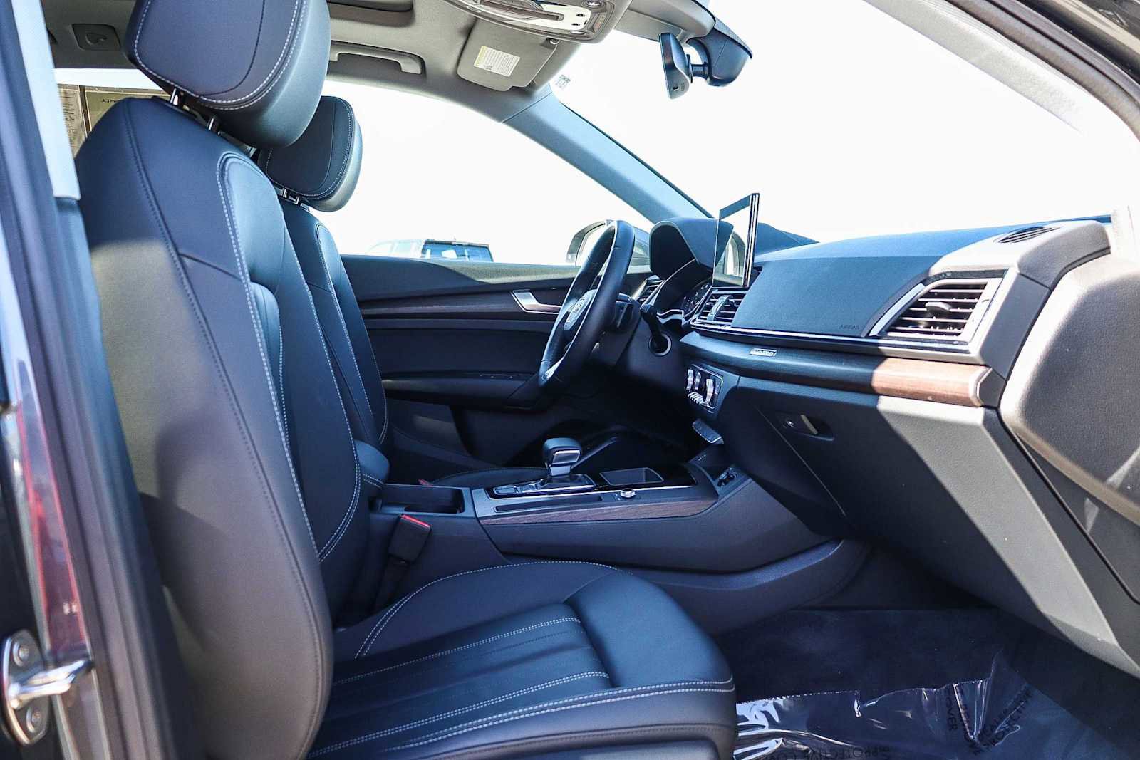 Used 2023 Audi Q5 2.0T Premium w/ Convenience Package image 23