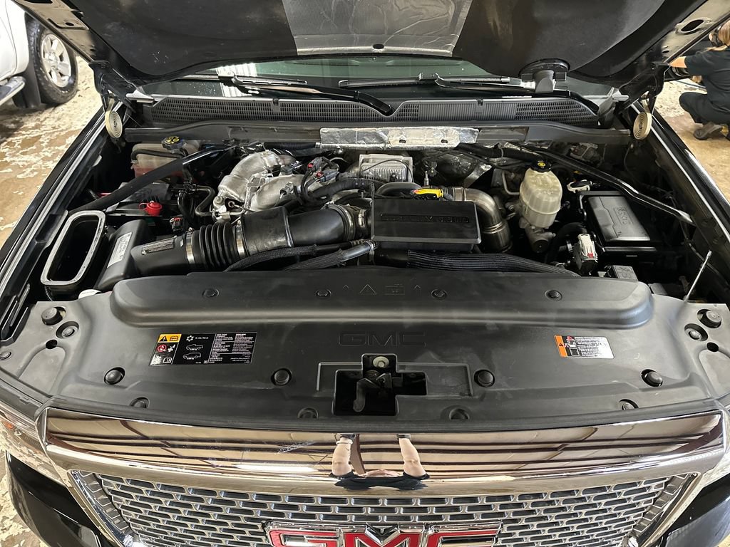 Used 2017 GMC Sierra 3500 Denali w/ Duramax Plus Package AWD/4WD image 10