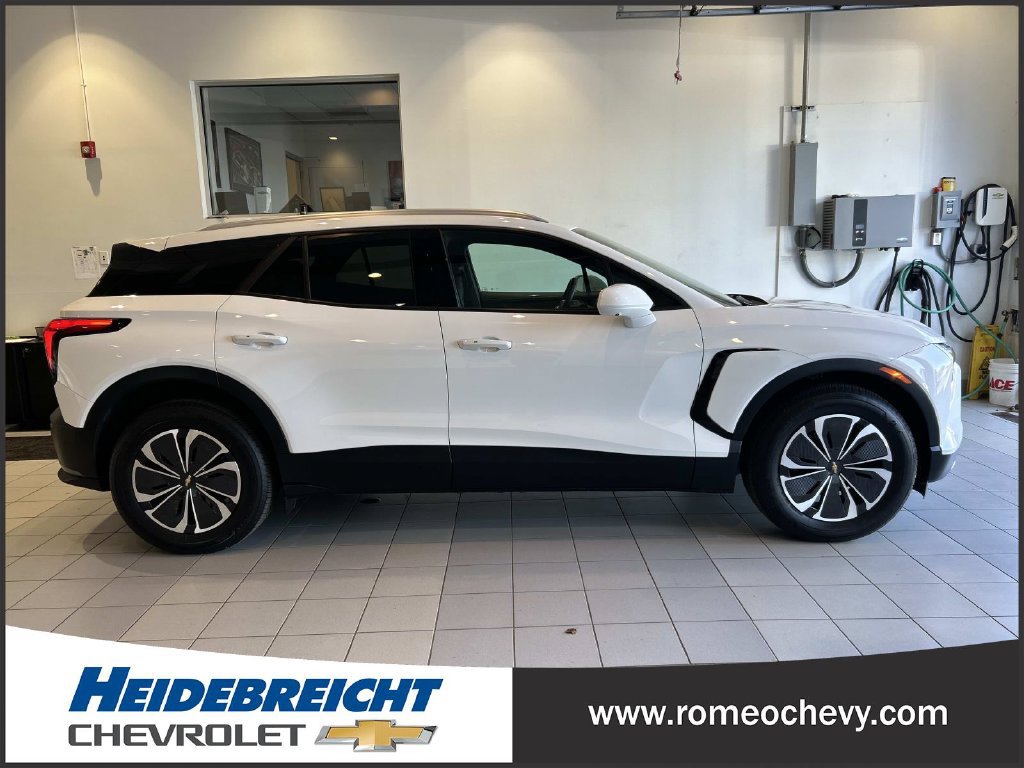 Used 2024 Chevrolet Blazer EV LT AWD/4WD image 2