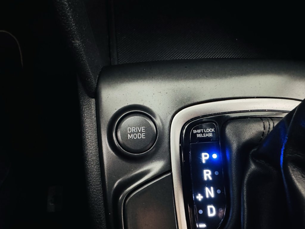 Used 2019 Hyundai Kona SE FWD image 17