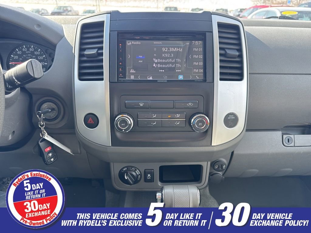 Used 2017 Nissan Frontier SV image 3