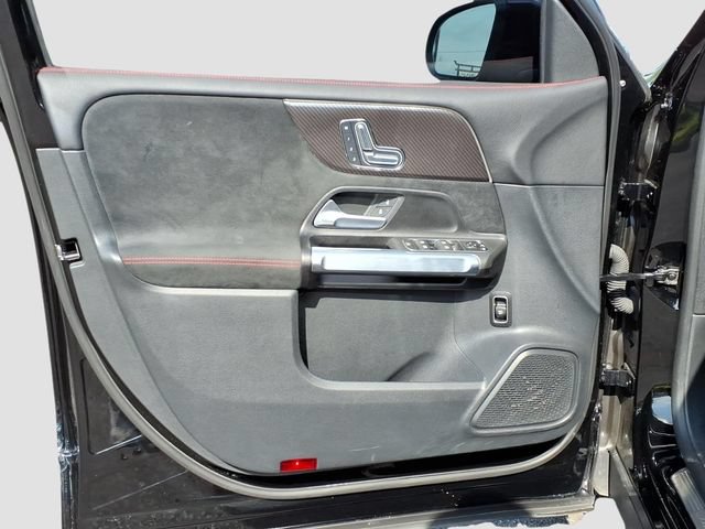 Used 2023 Mercedes-Benz GLB 35 AMG 4MATIC image 6