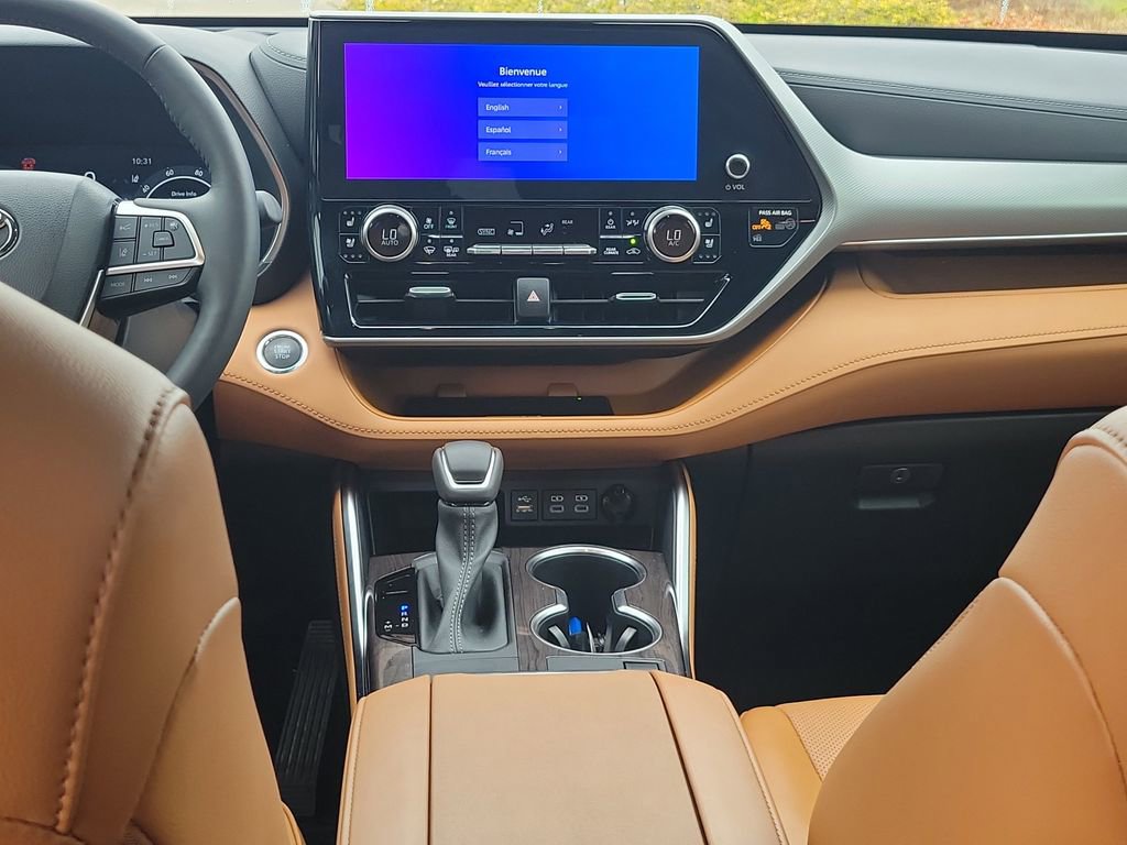 Used 2023 Toyota Highlander Platinum image 24