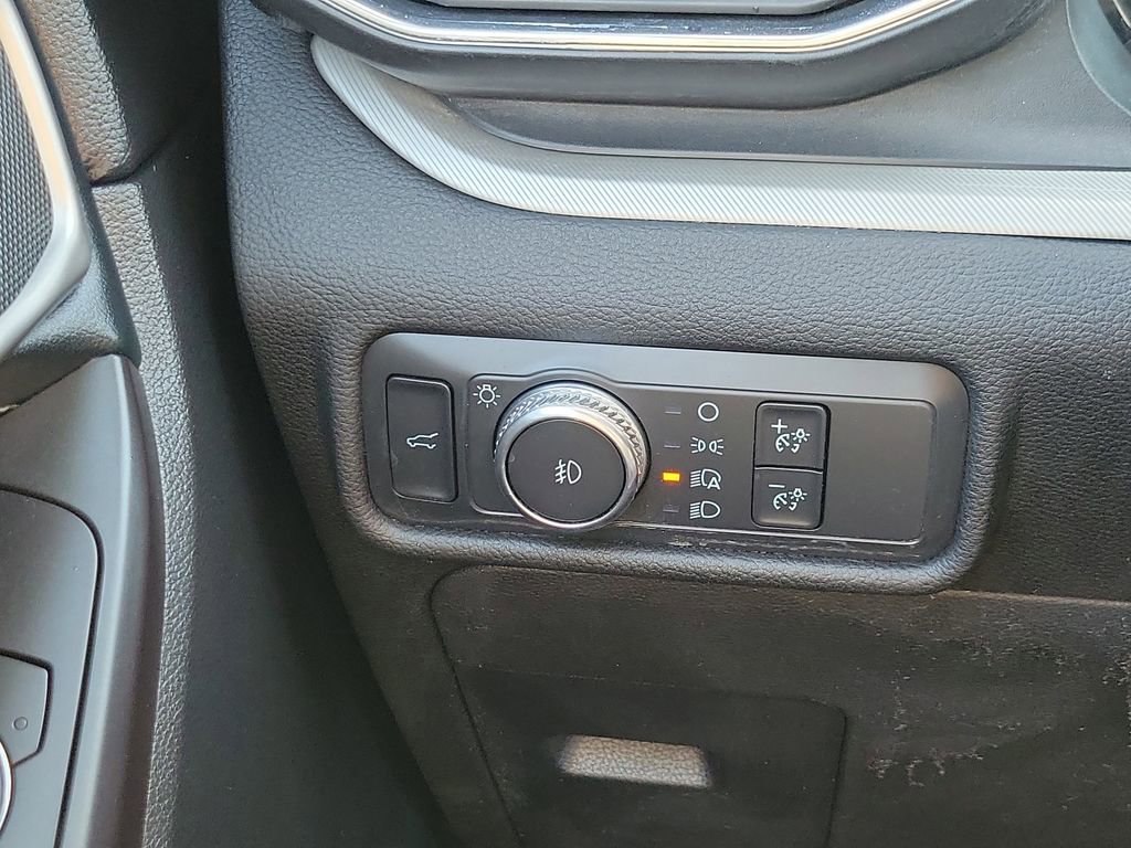 Used 2020 Ford Explorer XLT w/ Equipment Group 202A image 12