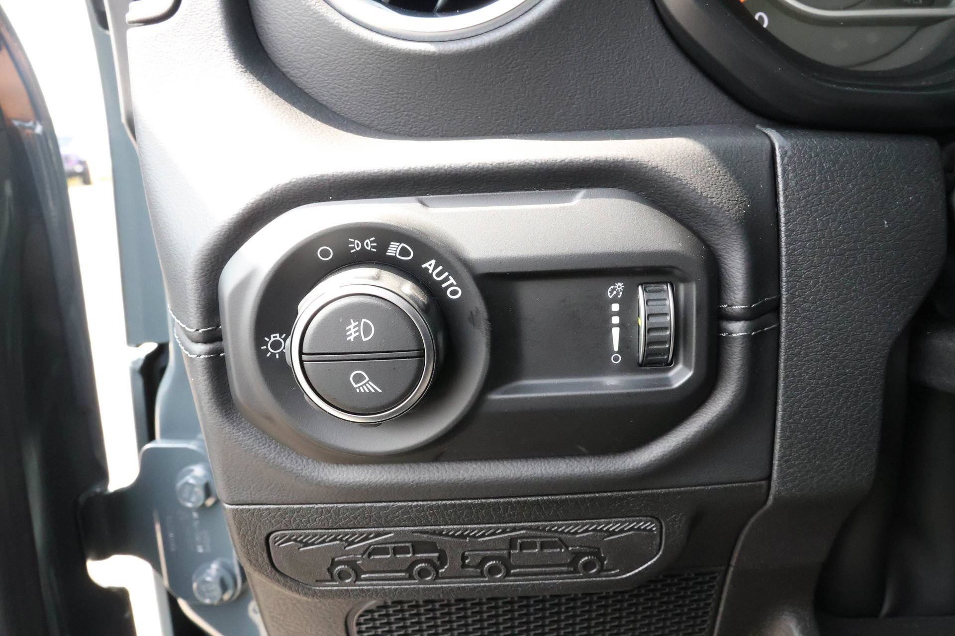 New 2026 Jeep Gladiator Sport AWD/4WD image 30