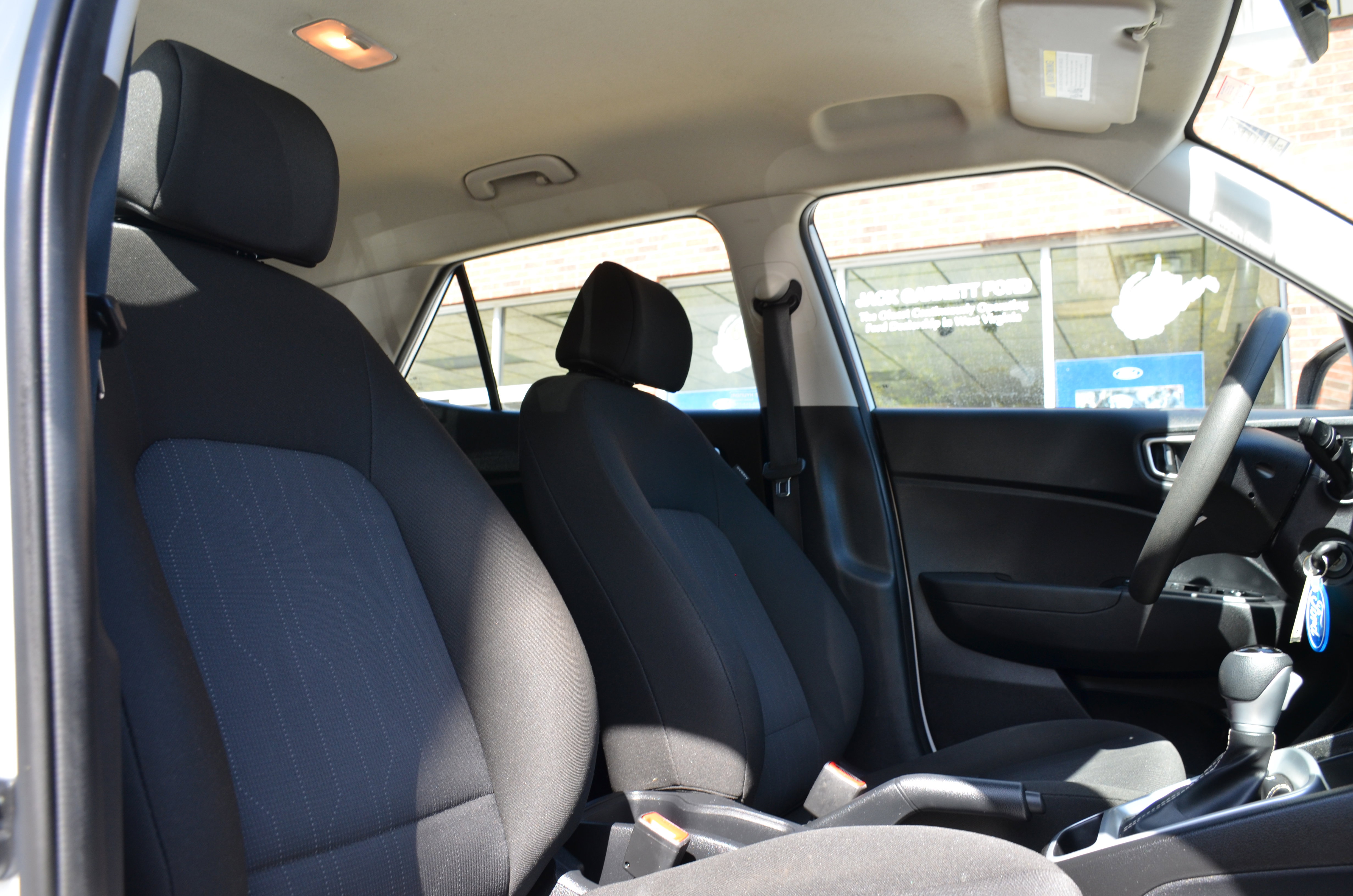 Used 2022 Hyundai Venue SE image 21