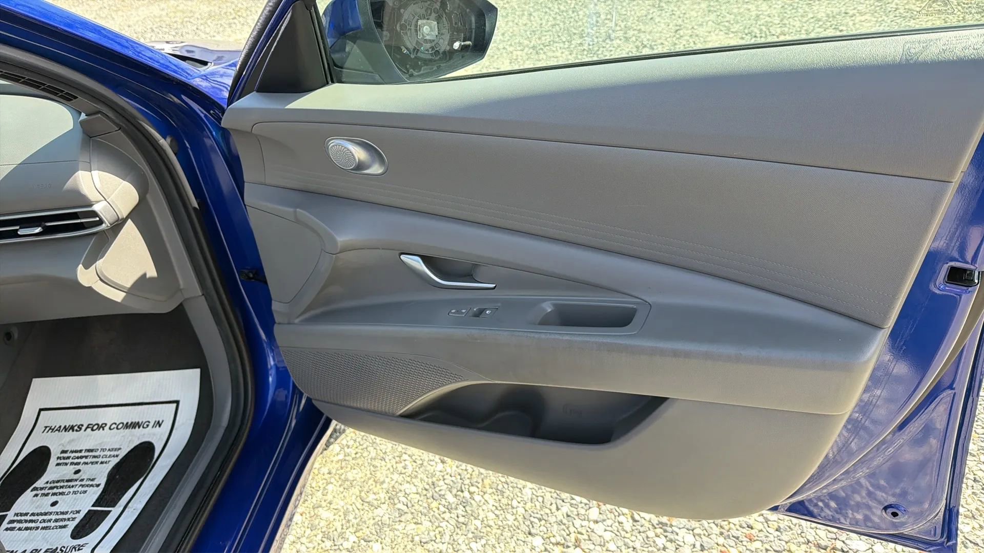 Used 2023 Hyundai Elantra SE FWD image 25