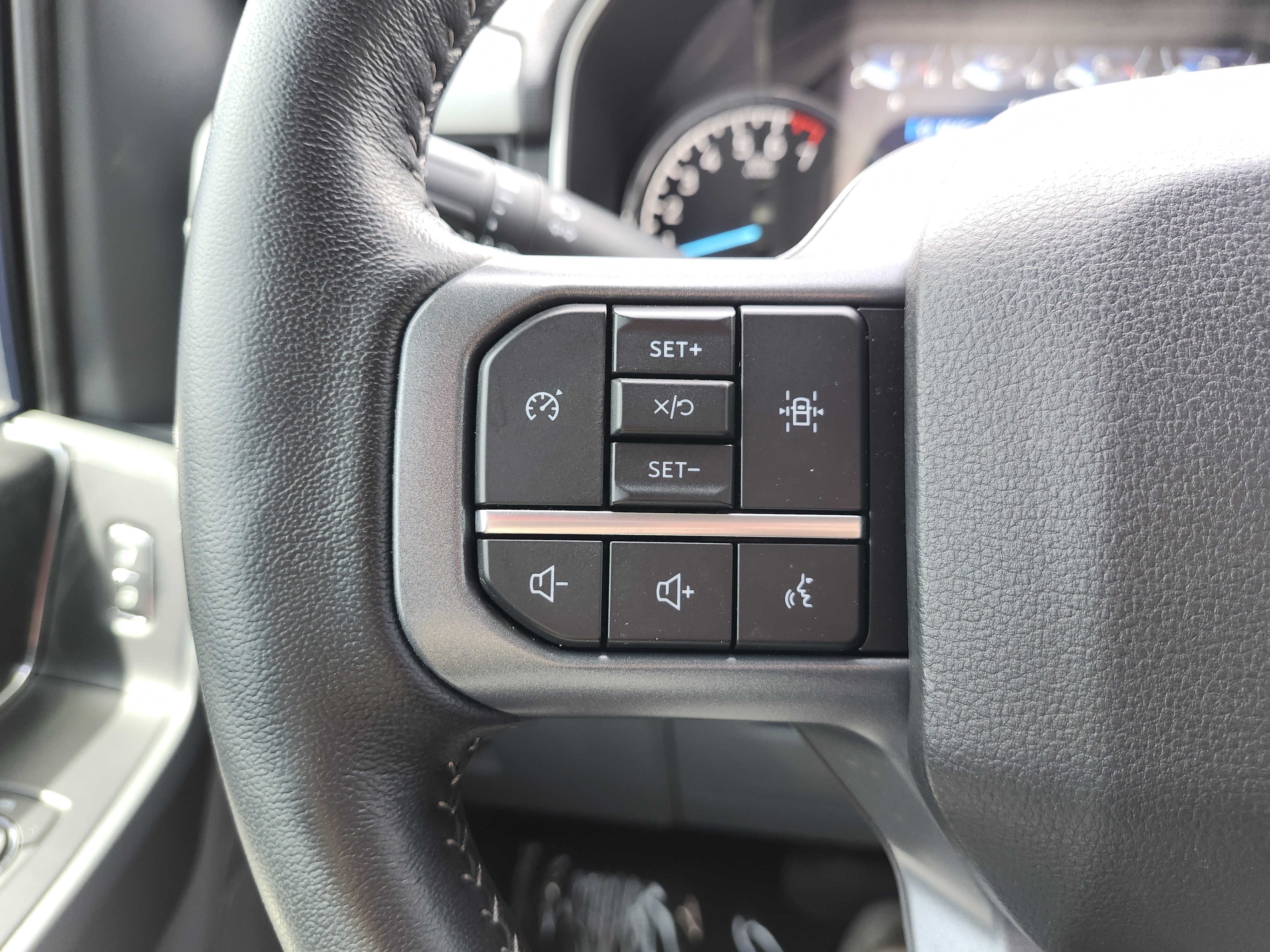 Used 2022 Ford F150 XLT w/ Equipment Group 302A High image 38