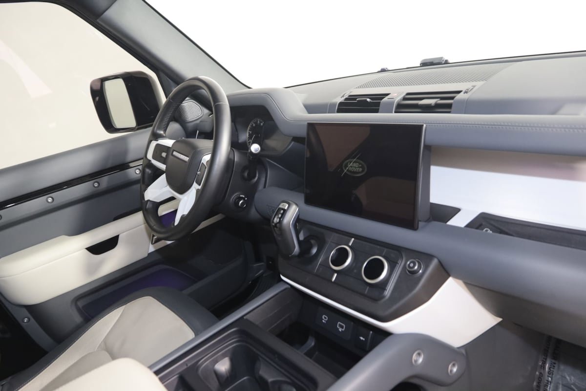 Used 2023 Land Rover Defender 90 X-Dynamic SE AWD/4WD image 44
