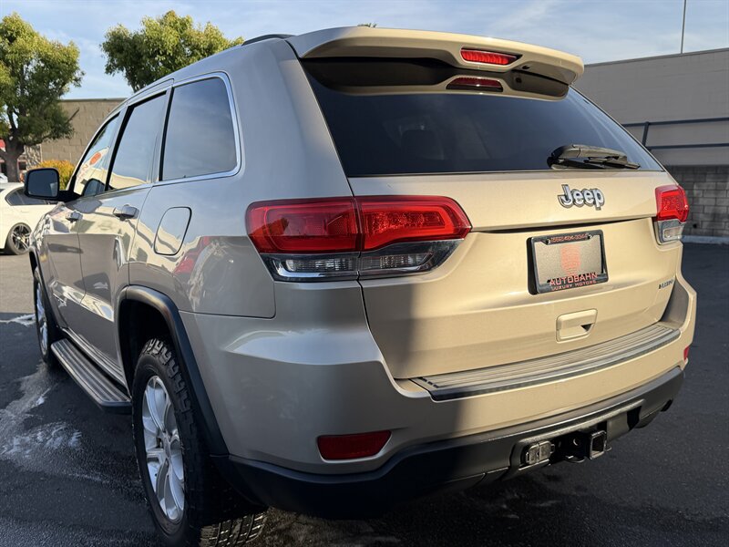 Used 2014 Jeep Grand Cherokee Laredo w/ Quick Order Package 23E RWD image 11