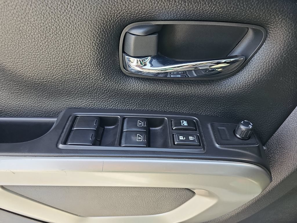 Used 2022 Nissan Titan SV RWD image 26