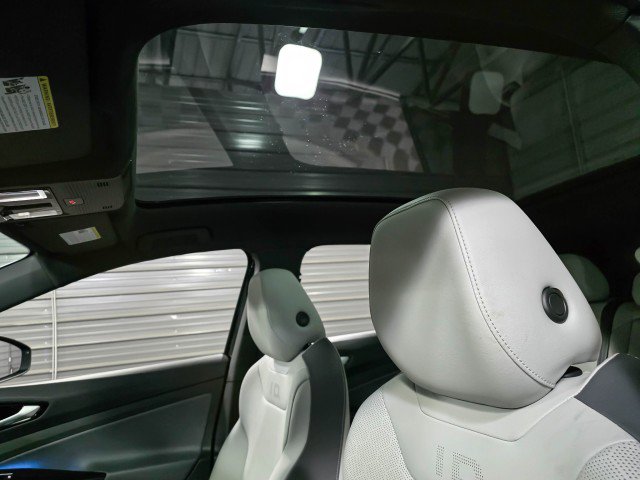 Used 2021 Volkswagen ID.4 Pro S image 14