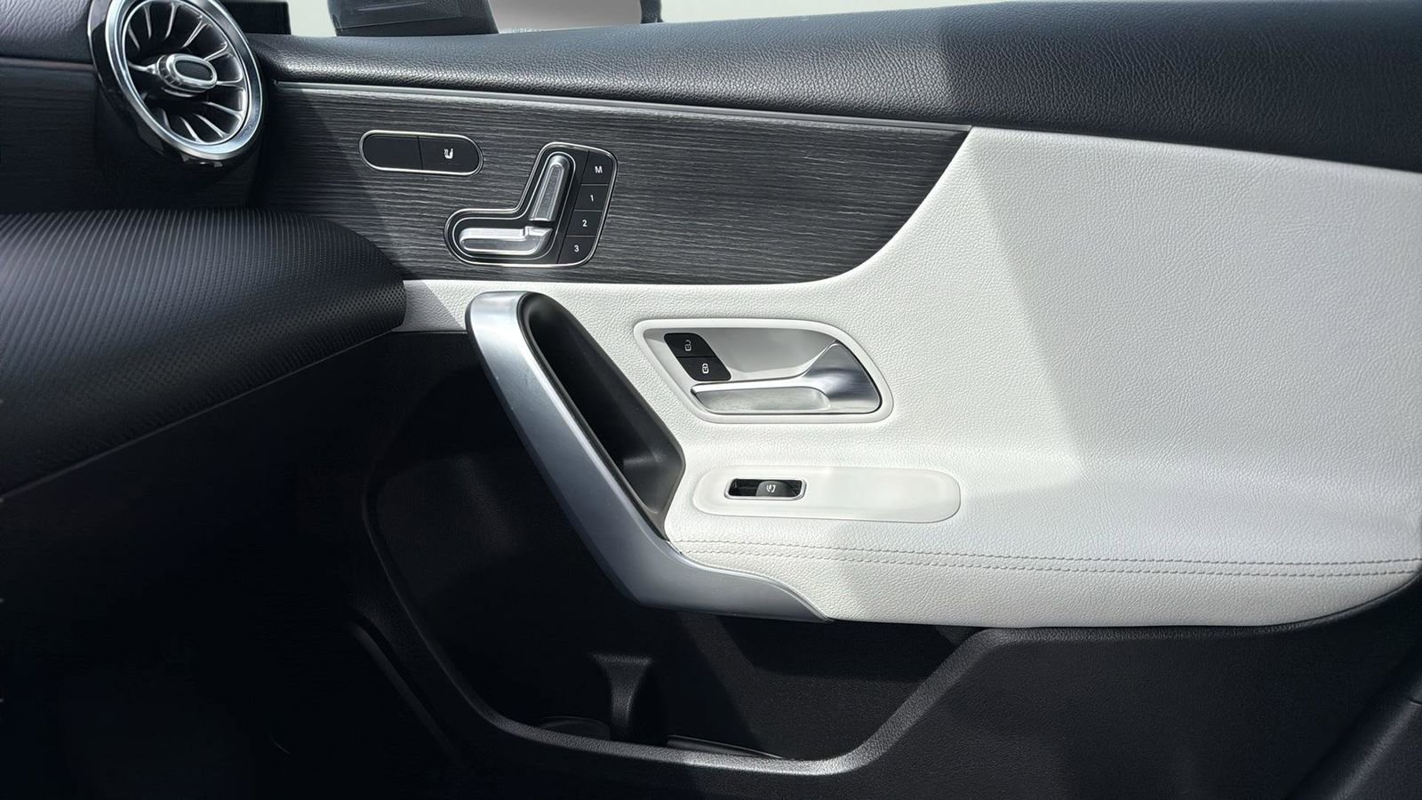 Used 2019 Mercedes-Benz A 220 4MATIC image 24