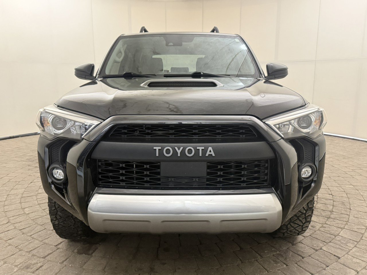 Used 2022 Toyota 4Runner TRD Off-Road image 2