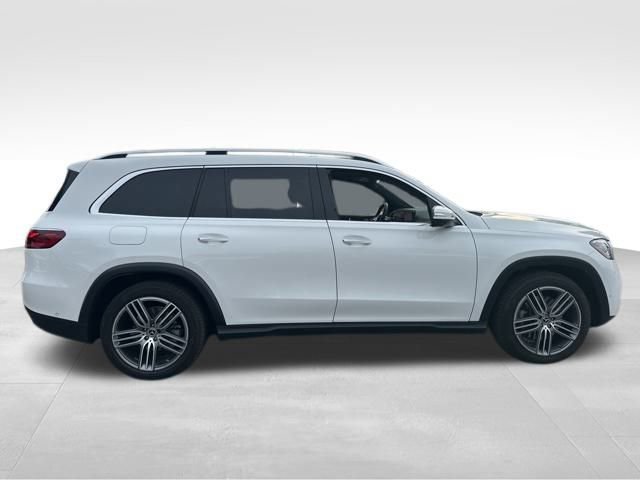 Used 2025 Mercedes-Benz GLS 450 4MATIC image 7
